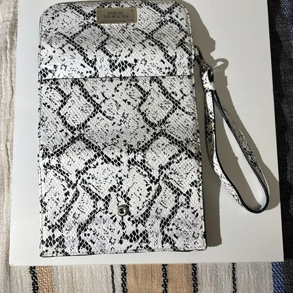 Victoria's Secret Black and White Clutch with Snakeskin Pattern - Picture 4 of 7